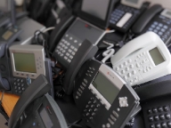 S telefonskim sistemom Abraxas odlično delujejo telefonski aparati vseh tipov in proizvajalcev.